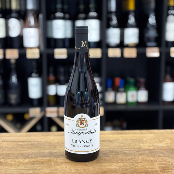 Vino tinto francés de borgoña , pinot noir de cepas centenarias